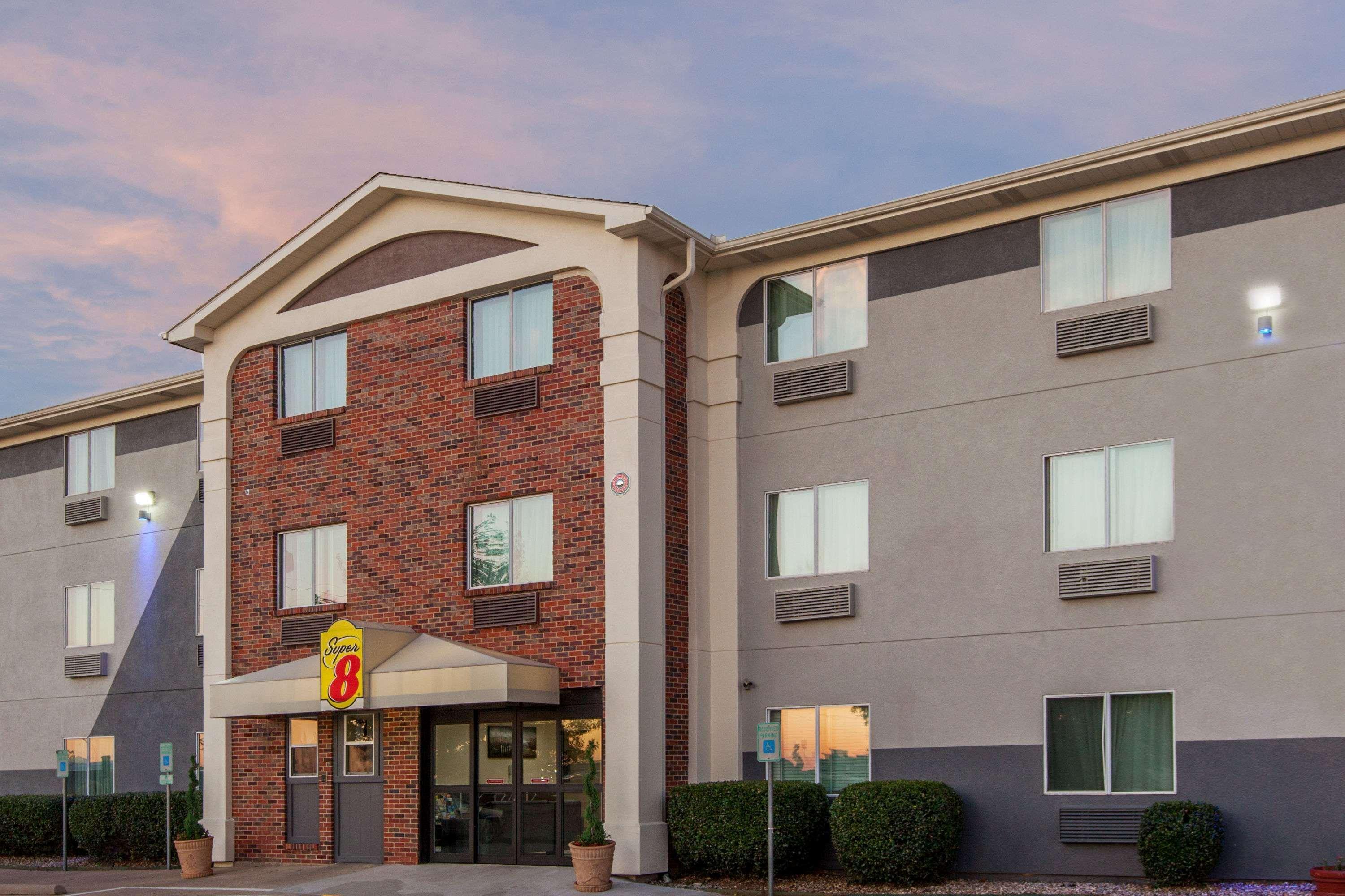 במוטל Super 8 By Wyndham Bedford Dfw Airport West מראה חיצוני תמונה