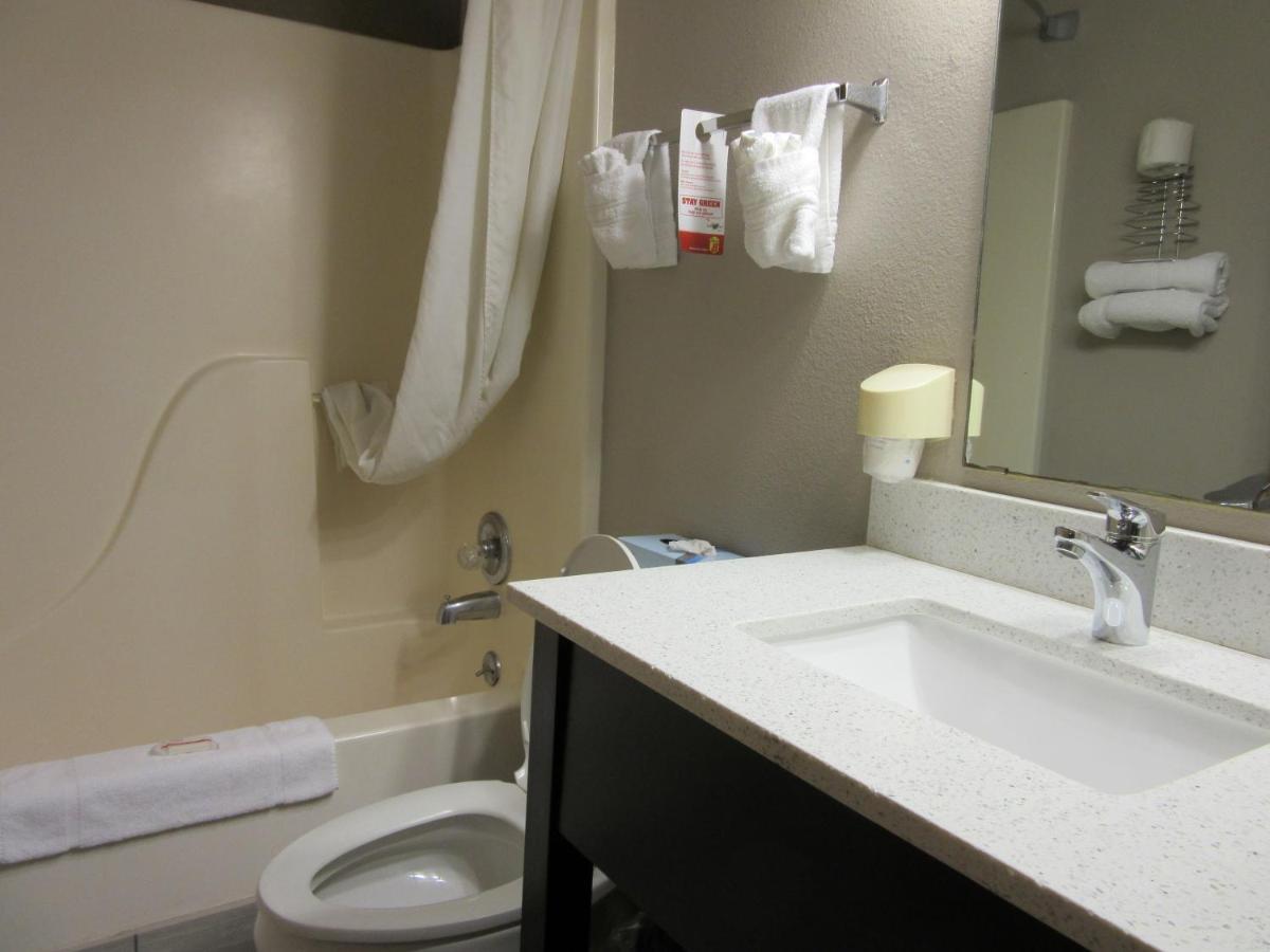 במוטל Super 8 By Wyndham Bedford Dfw Airport West מראה חיצוני תמונה