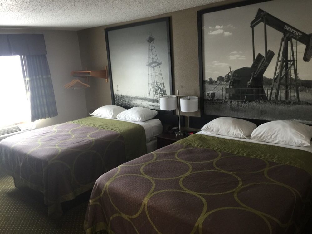 במוטל Super 8 By Wyndham Bedford Dfw Airport West מראה חיצוני תמונה