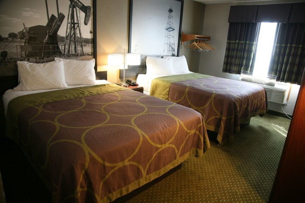 במוטל Super 8 By Wyndham Bedford Dfw Airport West מראה חיצוני תמונה