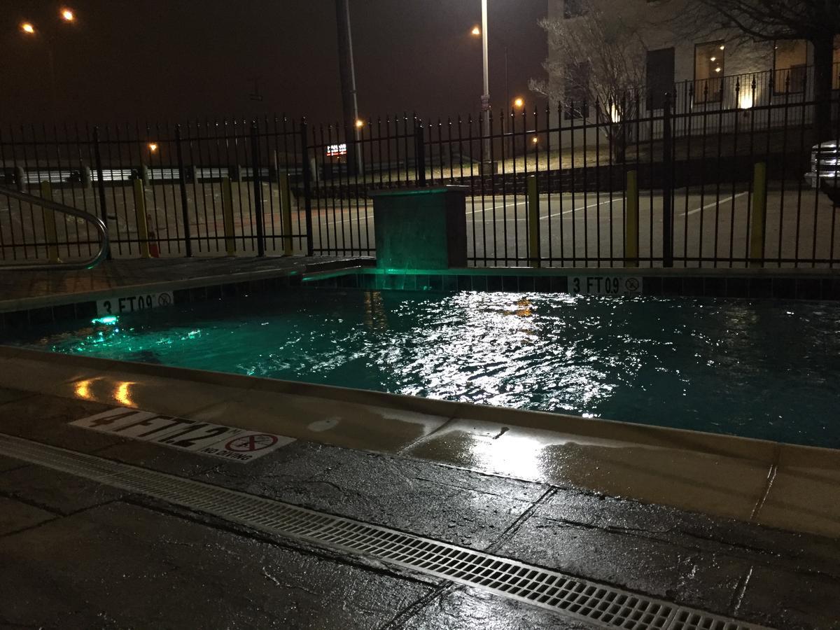 במוטל Super 8 By Wyndham Bedford Dfw Airport West מראה חיצוני תמונה