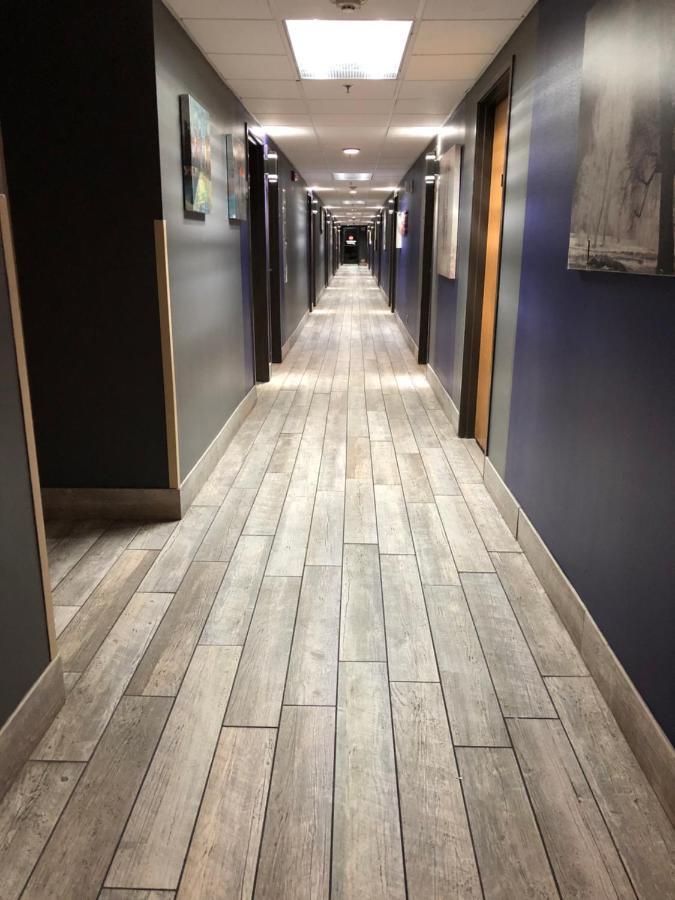 במוטל Super 8 By Wyndham Bedford Dfw Airport West מראה חיצוני תמונה